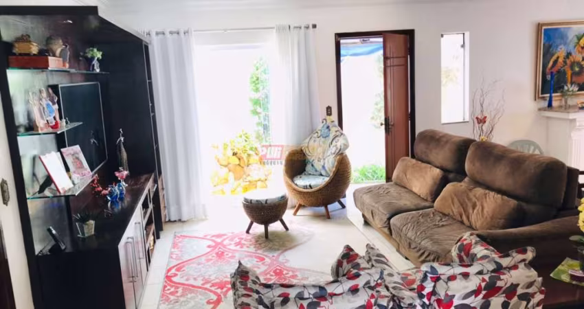 Sobrado Residencial e Comercial no Bairro Vila Homero Thon em Santo André