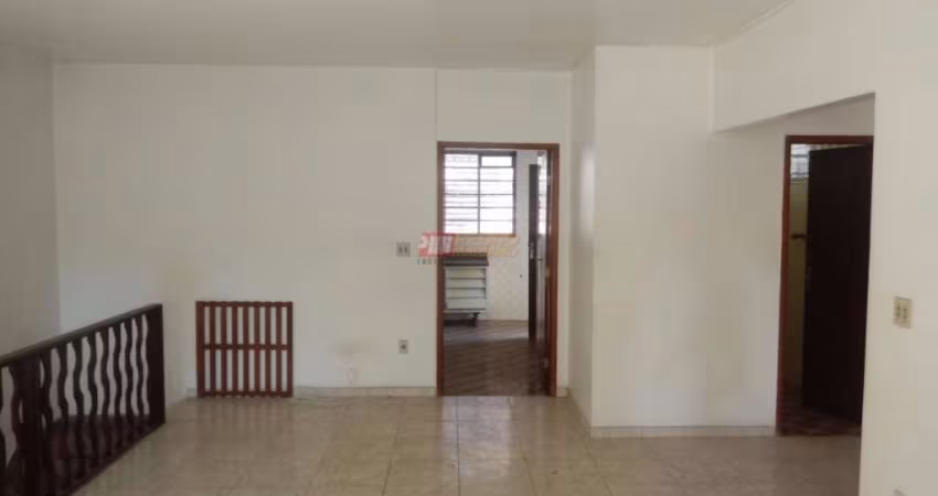 Casa Térrea com Salão Comercial no Bairro Pauliceia em São Bernardo do Campo.