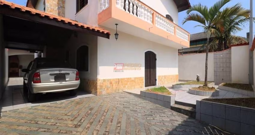 Sobrado no Bairro Jardim Mar e Sol em Peruíbe