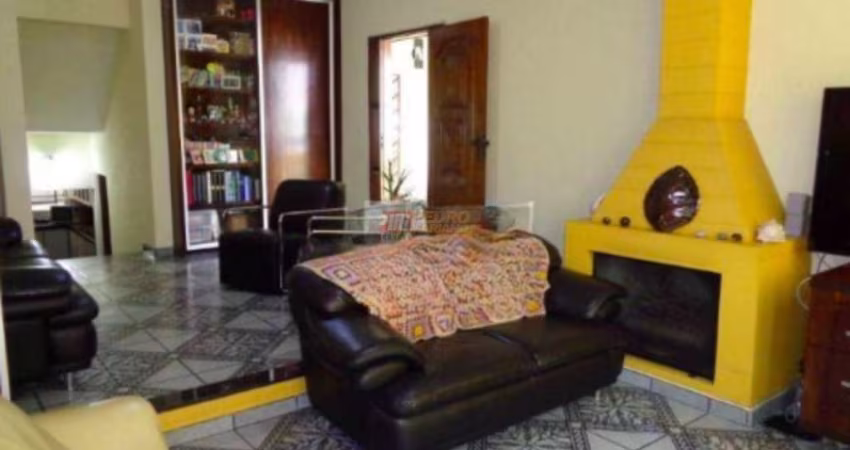 Sobrado no Bairro Vila Mazzei em Santo André