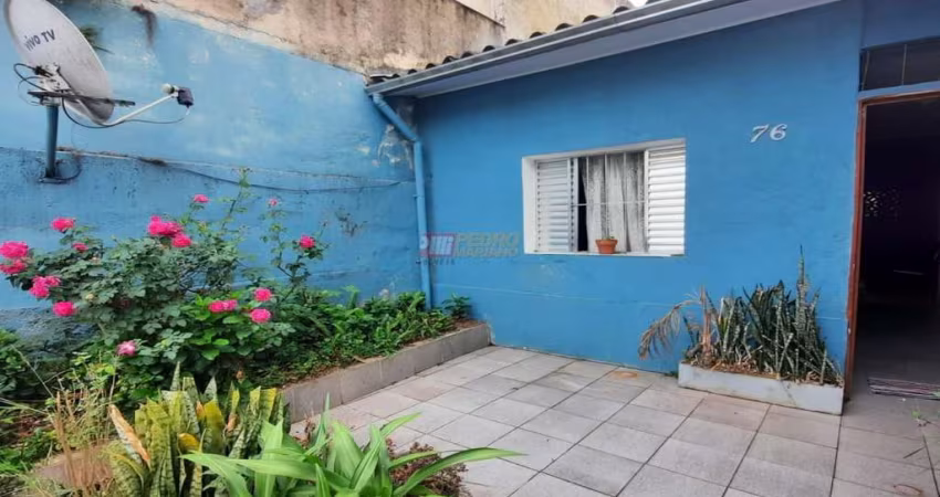 Casa térrea no Bairro Vila Livieiro em São Paulo