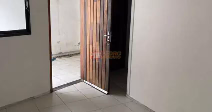 Casa térrea de fundos no bairro rudge ramos em são bernardo do campo
