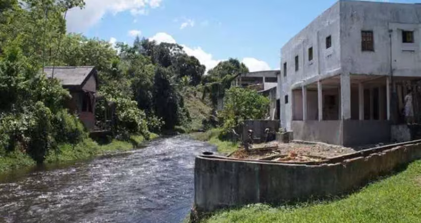 POUSADA INACABADA NA REGIAO DE CAMAMU/ TRAVESSAO