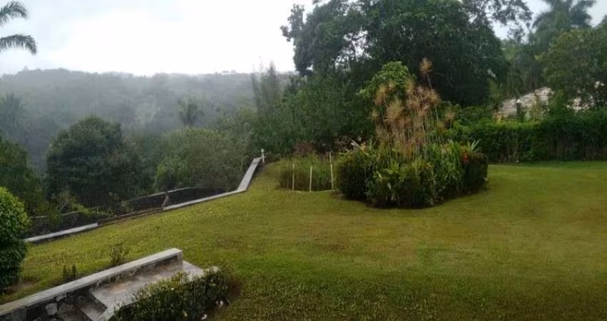 VENDA ou LOCAÇÃO - CASA 4 SUITES PRECISA ATUALIZAÇÃO DE MATERIAIS