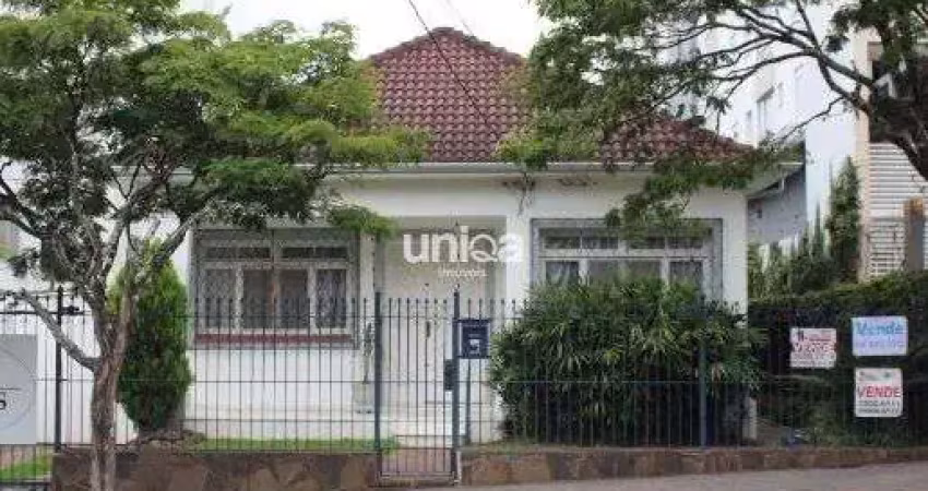 Casa ampla 03 dorm com suíte, terreno 12x60 bairro dores