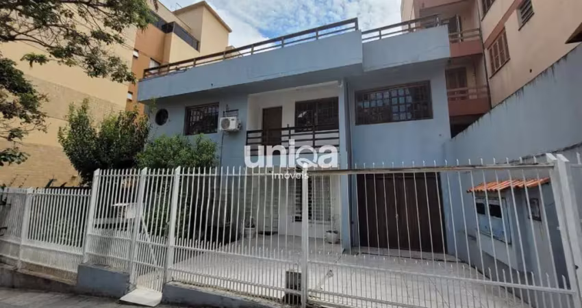 Sobrado de 03 andaraes com 06 dormitórios vaga de garagem para até 04 carros e e