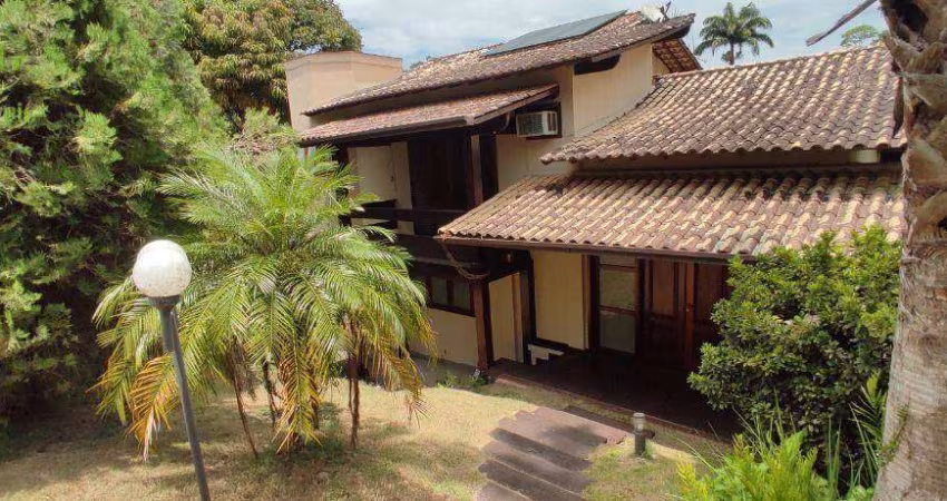 Casa com 4 Quartos à venda, 220 m² por R$ 2.100.000 - Matapaca - Niterói/RJ