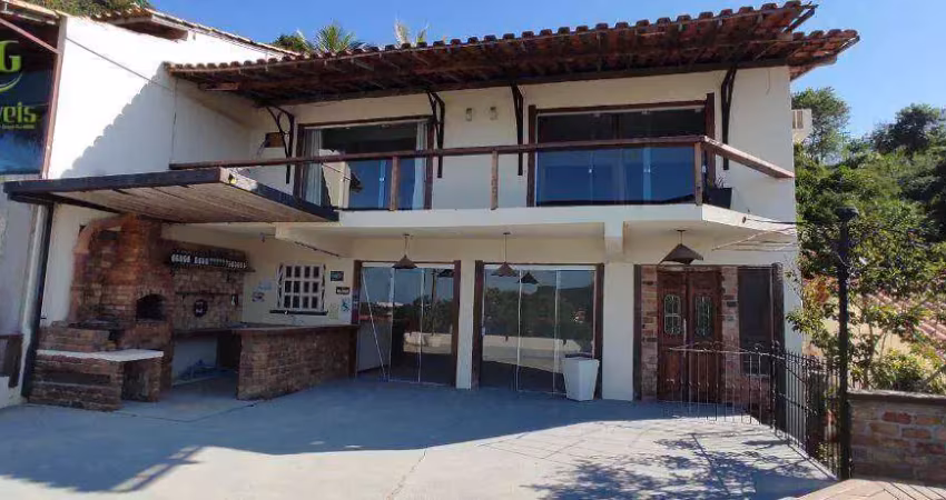 Casa com 4 Quartos para alugar, 394 m² por R$ 8.015/mês - Camboinhas - Niterói/RJ