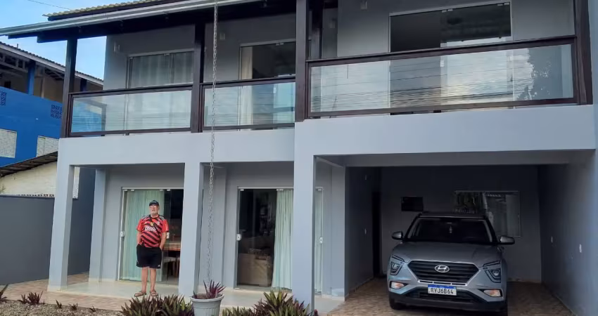 Sobrado em ubatuba com 5 qts, casa semi mobiliada r$ 900.000,009
