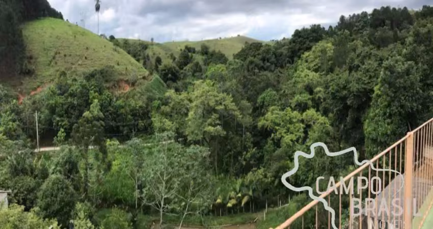 Chácara com lago na zona norte de são josé dos campos.