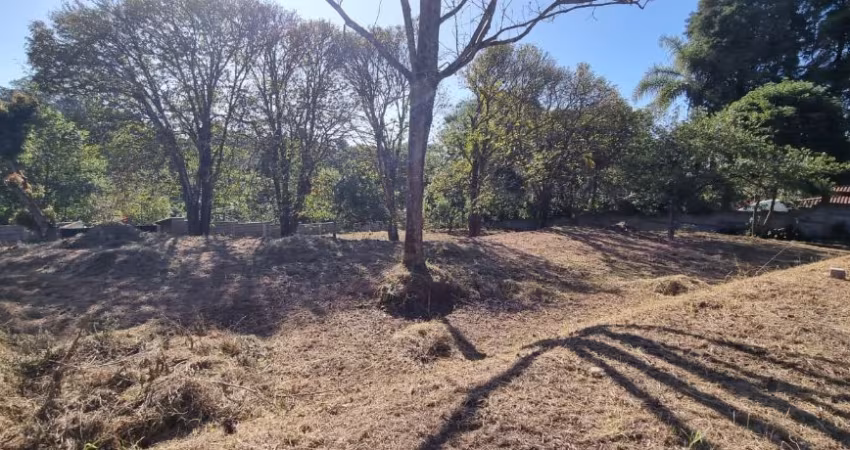 TE00202 - TERRENO DE 2.000M² COM EXCELENTE TOPOGRAFIA E TODA MURADA, EM SÃO ROQUE - SP