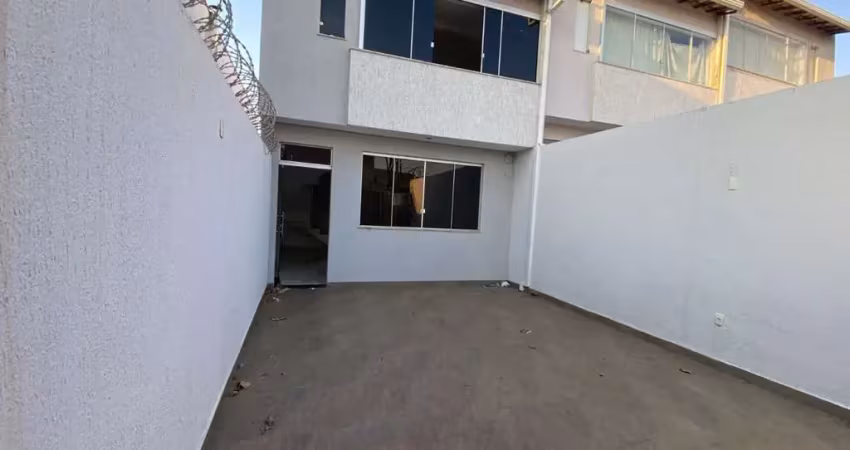 Casa com 3 quartos à venda na Santa Mônica, Belo Horizonte 