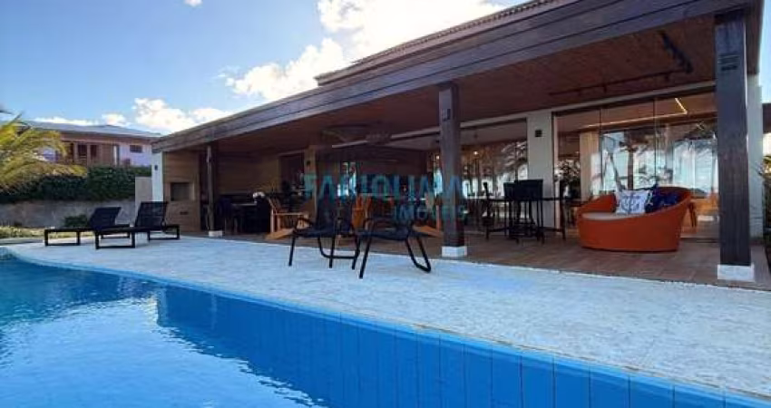 Casa a venda e locação em Busca Vida Resort