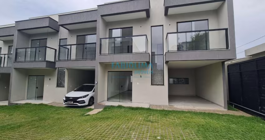 Casa a venda, condomínio fechado no Centro de Lauro de Freitas