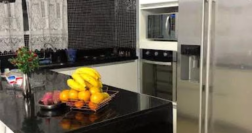 Descubra o lar dos sonhos, onde a poesia da vida floresce! Uma casa encantadora de 3 quartos, 120m², aguarda por você no prestigiado Condomínio.