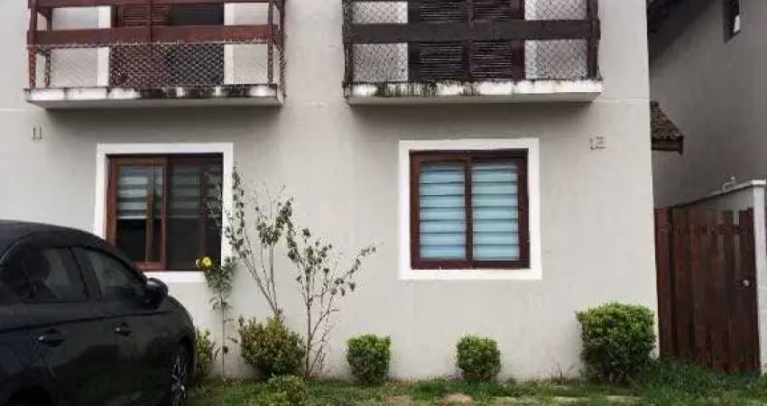 Linda casa com 02 dorms rica em planjedos em todos os ambientes