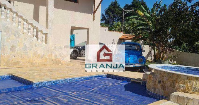 Belíssima Casa com 3 dormitórios e Piscina à venda, 220 m² por R$ 950.000 - Chácara Recanto Verde - Cotia/SP