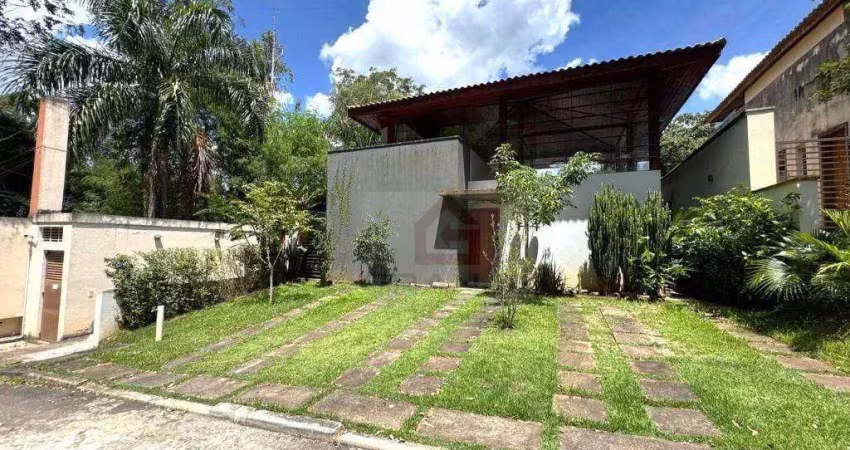 Viva em um condomínio exclusivo, cercado pela natureza e com toda a tranquilidade da granja viana.
