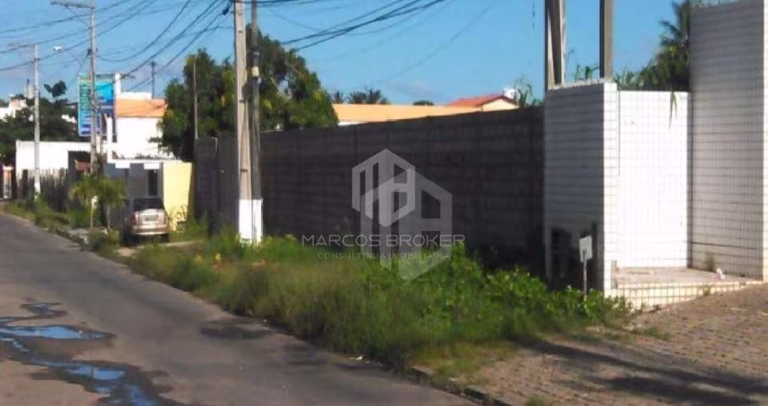 Terreno para fins comerciais em Lauro de Freitas com 2640m² próximo ao restaurante Frango Legal e à Estrada do Coco.