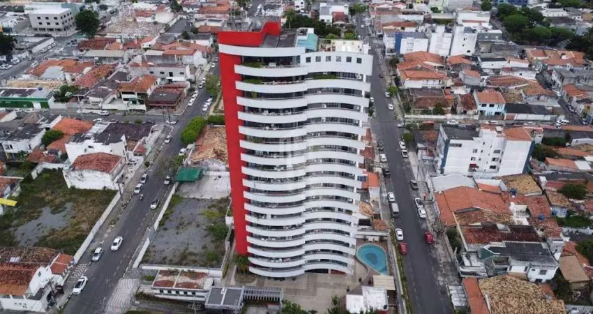 Apartamento em prédio tradicional e de alto padrão em feira de santana. 1 por andar. são 269m² de área privativa e 4 vagas de garagem.