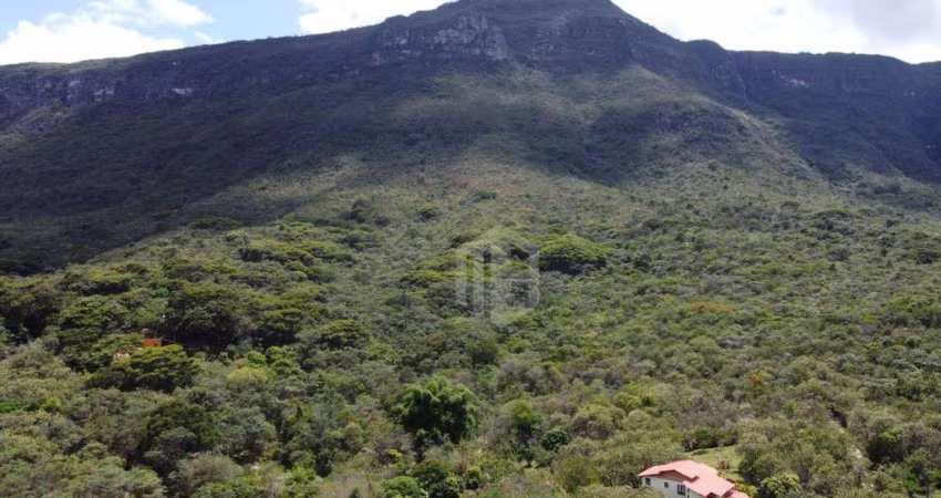 Oportunidade! Área de 50.000m² no Vale do Capão – Localização Privilegiada ao Lado do Lothlórien e Acesso Facilitado!