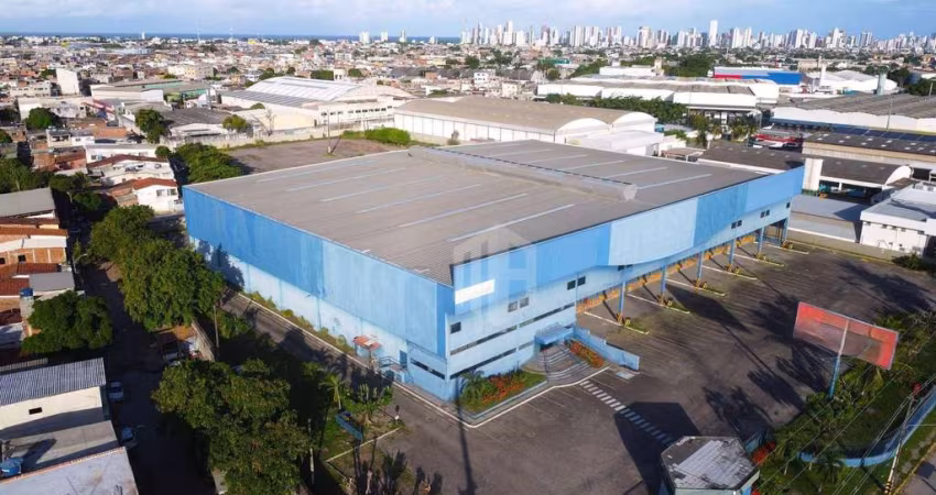 Galpão Comercial para Aluguel em Jaboatão com 36 Docas Cross-Dock Frente BR-101 / 7050m²  de ABL e 9000m² de Pátio.