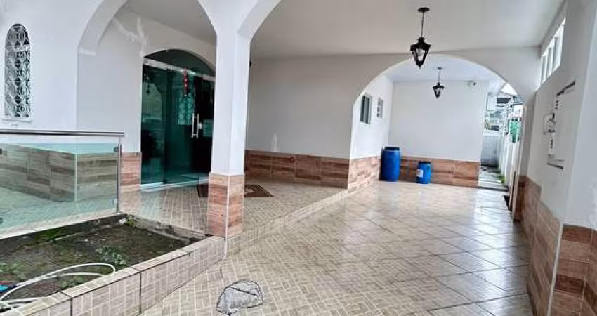 Casa no santo antonio, em via principal, terreno de 475m2