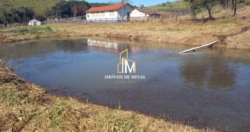 Fazenda á venda 112 hectares com 04 quartos, 03 córregos, lagoa em Oliveira MG!