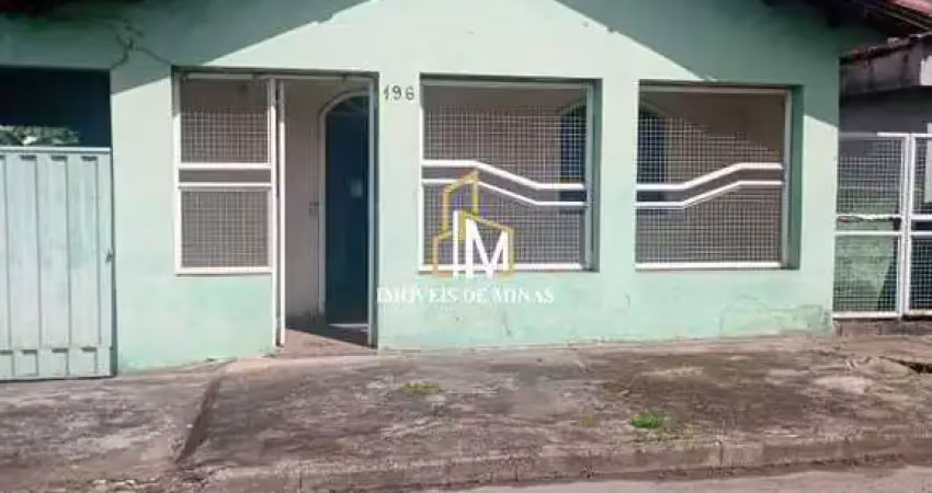 Casa á venda com 03 quartos, terreno de 700m² em Igarapé MG!