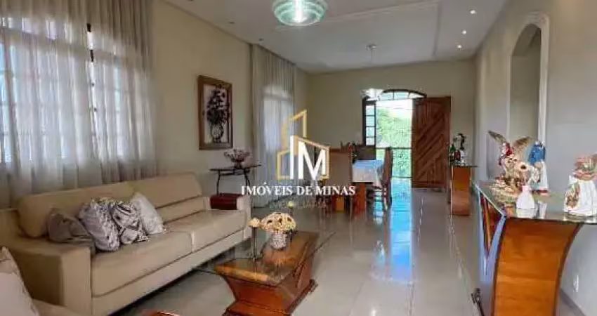 Casa á venda sendo ótima localização, terreno de 360m² em Juatuba MG!