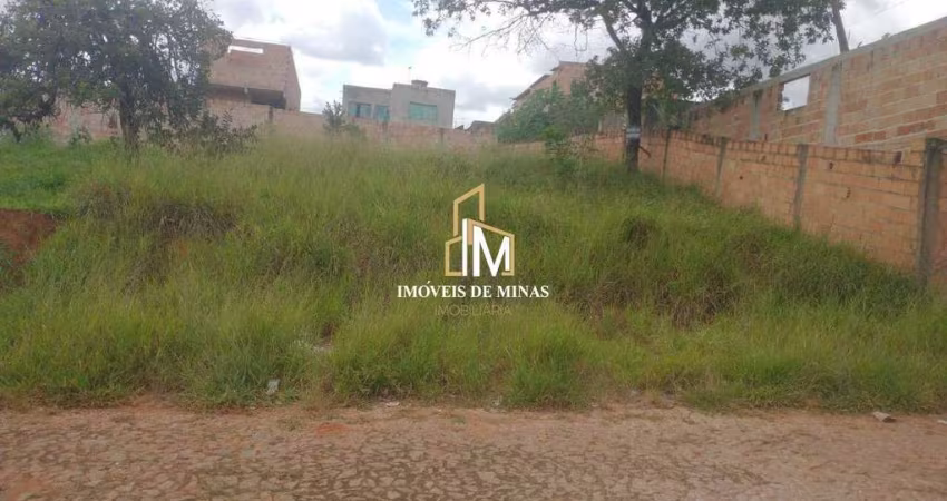 Terreno á venda de 360m² semi plano com ótima localização em Igarapé MG!