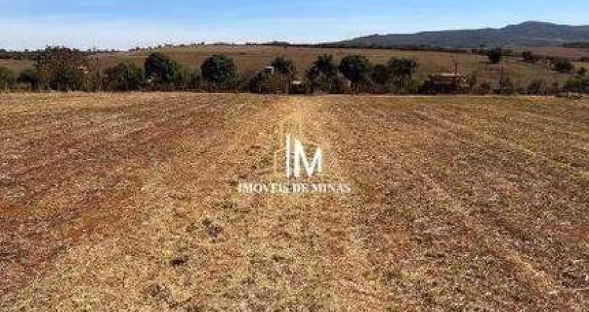 Terrenos á venda de 1000m², toda cercada á vista em Mateus Leme MG!