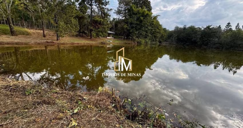Fazenda á venda de 8 hectares sendo ótima localização em Mateus Leme MG!