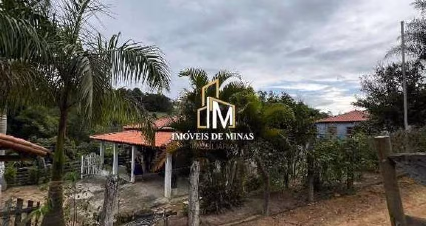 Sitio á venda de 4000m²,casa com 03 quartos sendo 01 suíte em Bonfim MG!
