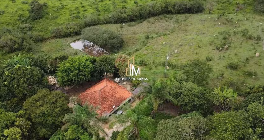 Sítio á venda 27.000m² casa 03 quartos, lagoa em Bonfim MG