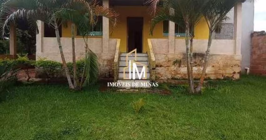 Sítio á venda de 1054m² com 03 quartos sendo 01 suíte em Igarapé MG!