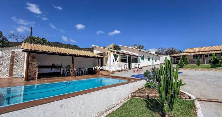 Sítio á venda com 02 casas, sendo ótima localização em Igarapé MG!