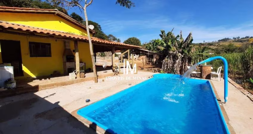 Chácara á venda com 03 quartos sendo ótima localização em Itatiaiuçu MG!