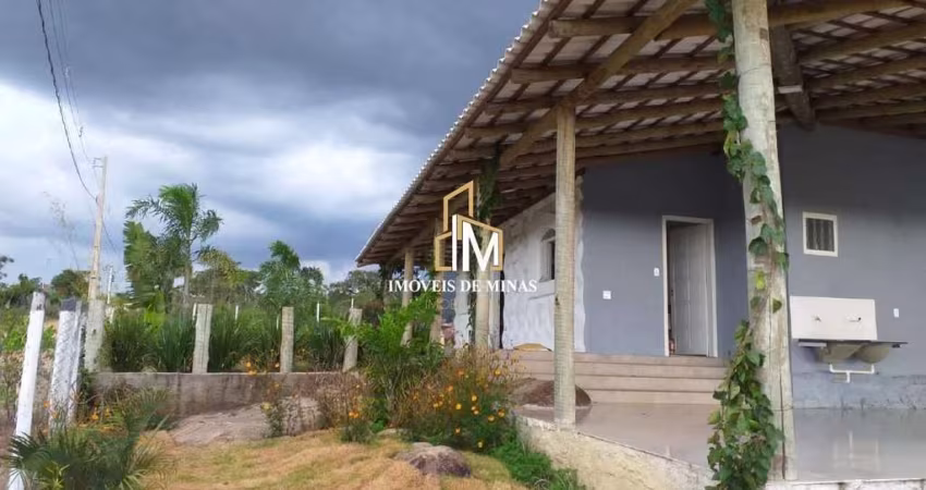 Chácara á venda com 02 quartos e piscina, terreno 2000m² em Itatiaiuçu MG!