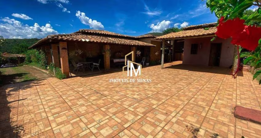 Chácara á venda de 1200m² sendo ótima localização em Itatiaiuçu MG!