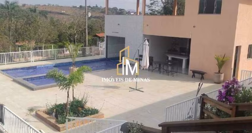 Casa de condomínio á venda em lote de 3200m² com 04 quartos em Itatiaiuçu MG!