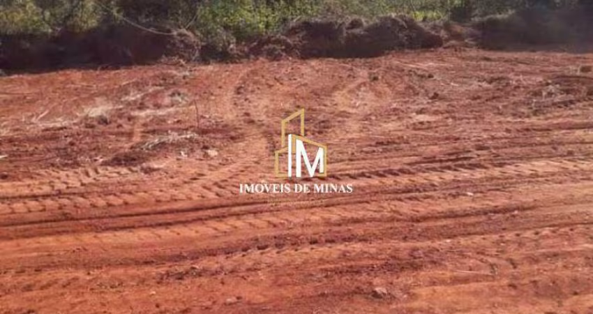 Terreno á venda 32.0000m² com 02 casas localizado em Igarapé MG!