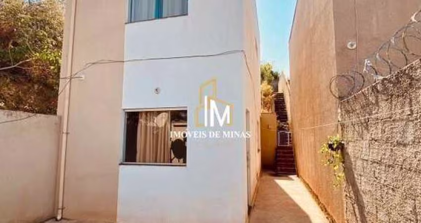 Casa á venda de 02 quartos, terreno de 180m² em Igarapé MG!