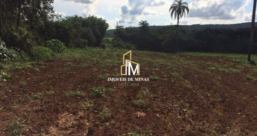 Terreno á venda de 6000m², totalmente plano em Mateus Leme MG!