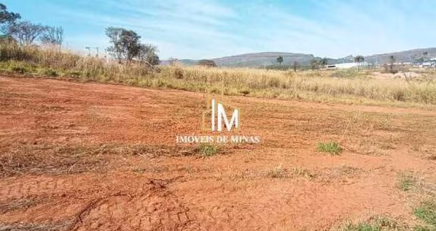 Terreno á venda de 478m² com asfalto na porta em Igarapé MG!