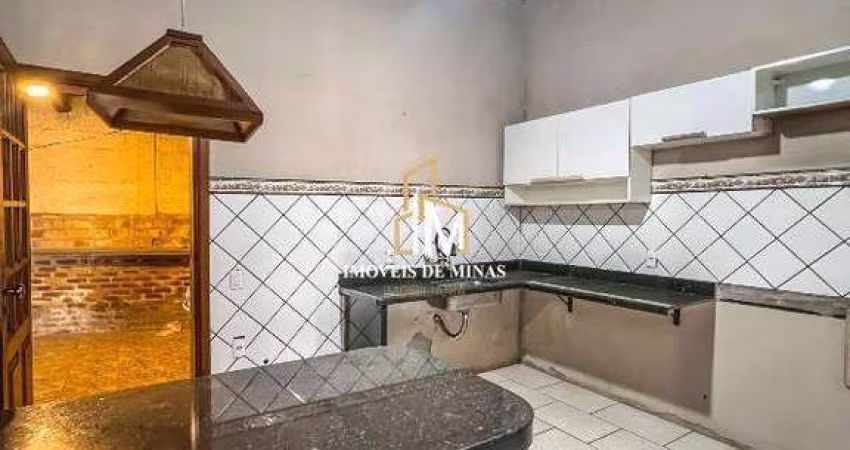 Casa á venda, 02 quartos sendo 01 suíte com excelente localização em Igarapé MG!