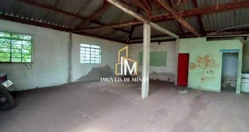 Terreno á venda de 523m² com galpão em Igarapé MG!