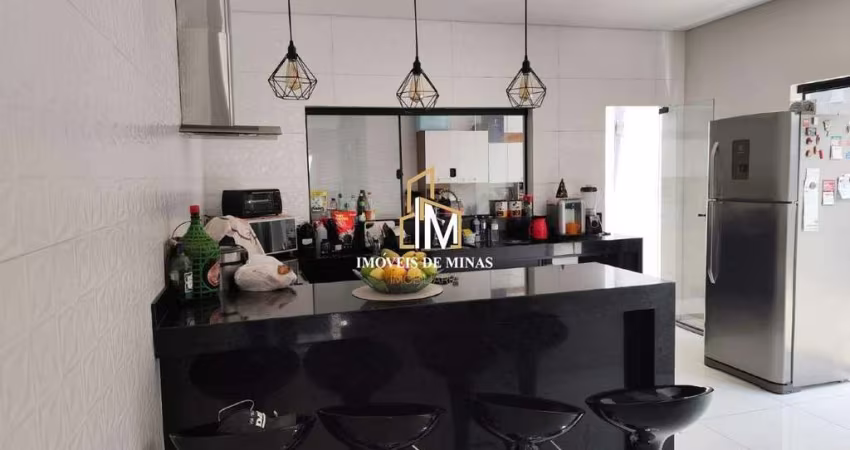 Casa com 03 quartos, possui habite-se á venda em Igarapé-MG!