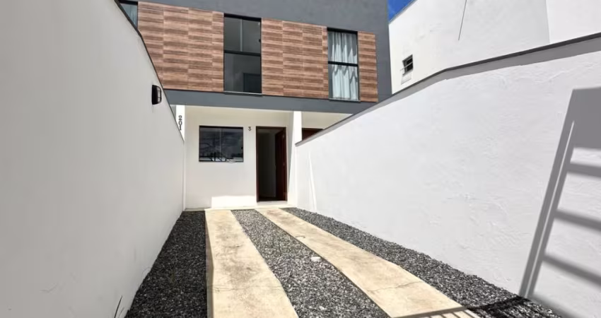 Geminado 2 dormitórios no Vila Nova