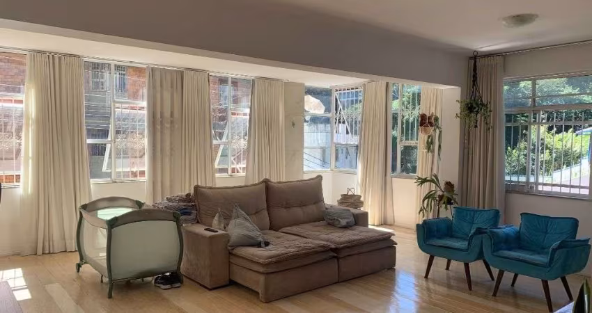 Imóvel Espaçoso e Confortável: Apartamento de 4 Quartos no Bairro Santo Antônio, Belo Horizonte-MG